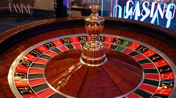 kaskustoto platform dashboard showing football markets, live dealer tables, and slot games